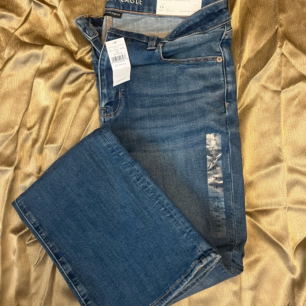 American Eagle Outfitters Women’s Medium Blue Bootcut Jeans